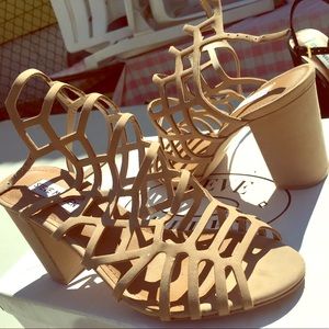 Nude suede strappy Steve Madden Chunky heels !